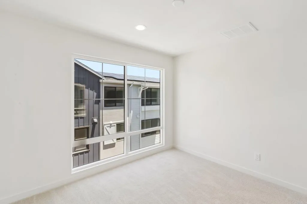 https://cdn.realtyfeed.com/cdn/127/306774262/967f250616f6b4e5fe4f9c4efbb45be6.webp
