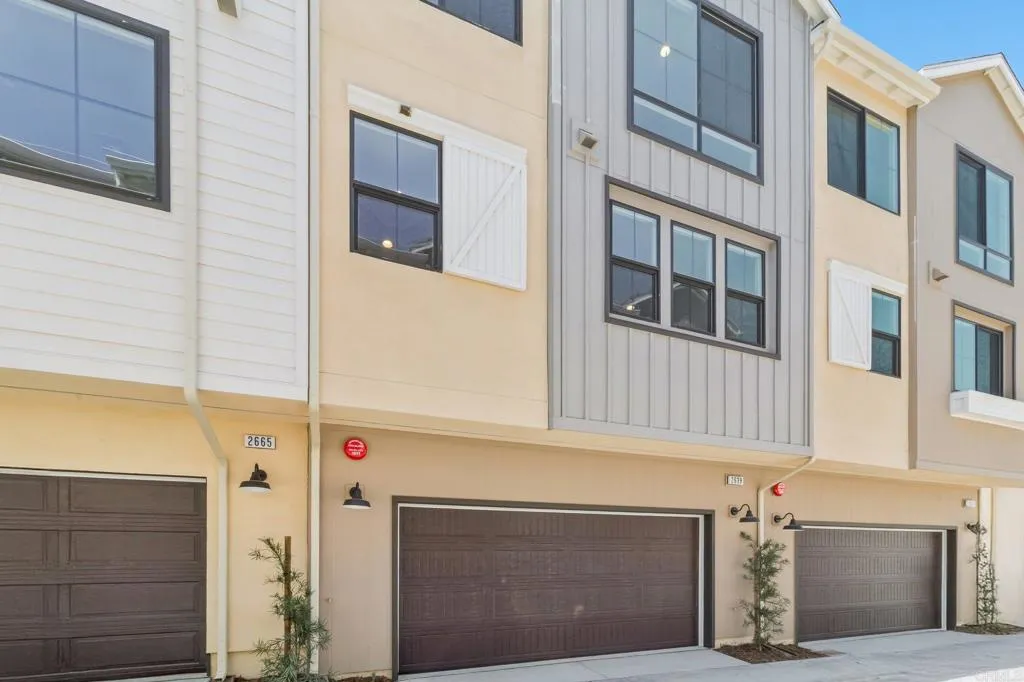 https://cdn.realtyfeed.com/cdn/127/306774262/ea75c2dbacb2b5e4c511803e11a16f76.webp