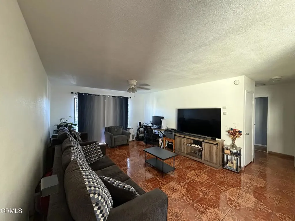 172 S Steckel Drive Unit 36, Santa Paula, CA 93060 - Photo 4 of 10, Santa Paula, CA