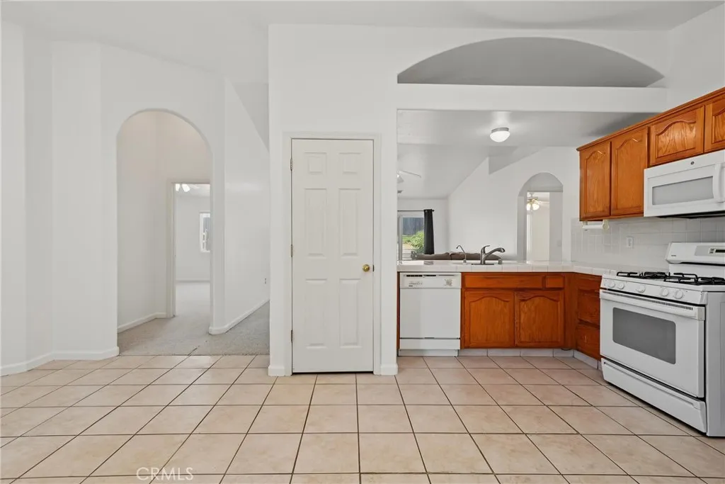 242 Tanner Michael Dr, Bakersfield, CA 93308 - Photo 5 of 20, Bakersfield, CA