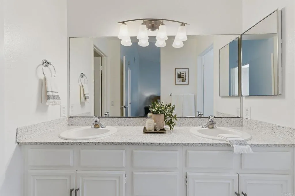 https://cdn.realtyfeed.com/cdn/127/306774291/a3790ca4ac6ff162ac358ccb979b9bb0.webp