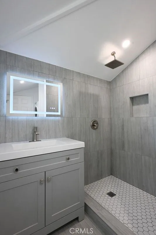 6437 Enfield Avenue, Reseda, CA 91335 - Photo 4 of 28, Reseda, CA