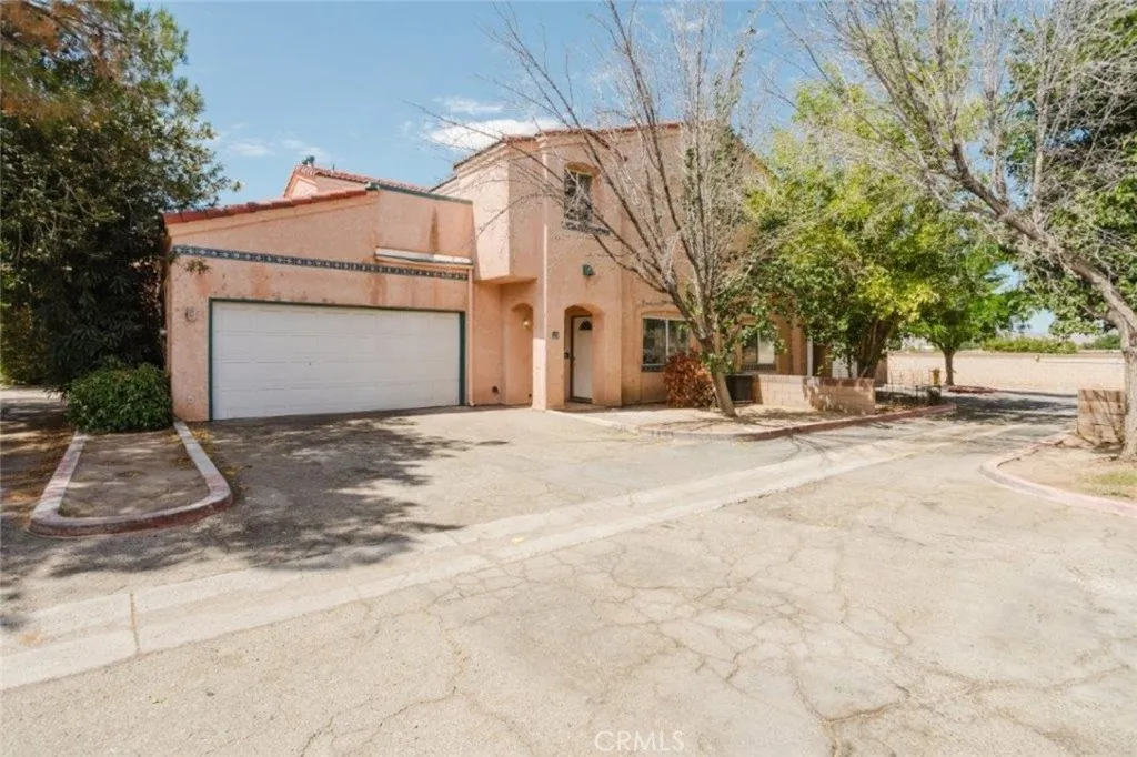2320 E Avenue Q4 Unit 23, Palmdale, CA 93550 - Main photo, Palmdale, CA