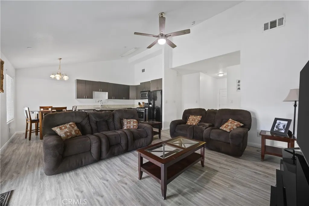 5504 Baja, Bakersfield, CA 93307 - Photo 5 of 37, Bakersfield, CA