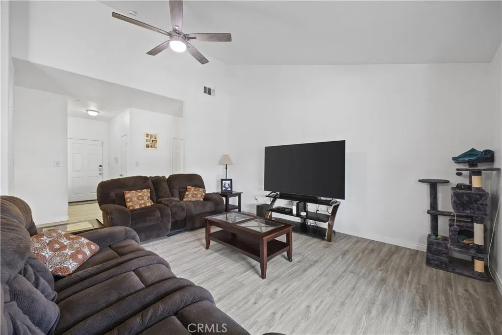 5504 Baja, Bakersfield, CA 93307 - Photo 4 of 37, Bakersfield, CA