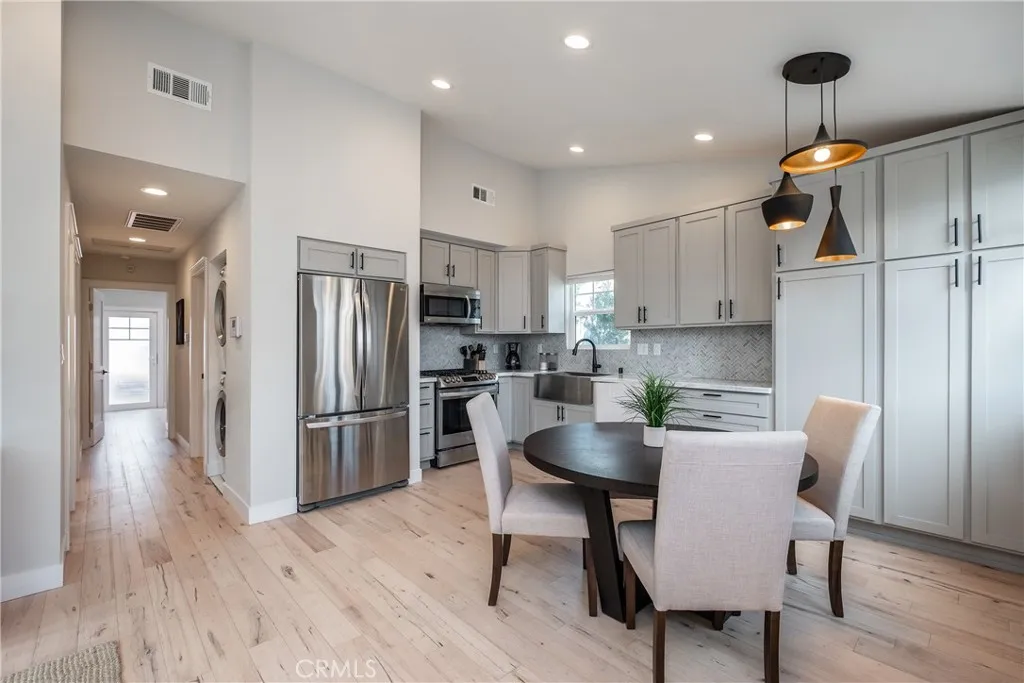 4039 Clayton Avenue, Los Angeles, CA 90027 - Photo 5 of 26, Los Angeles, CA