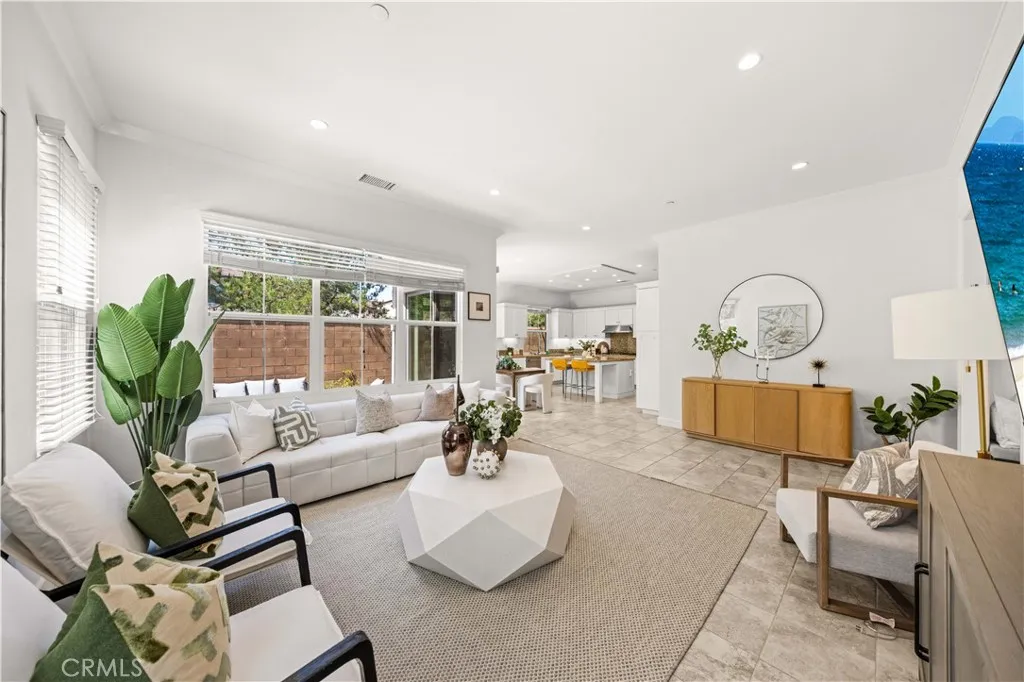 68 Tollson, Irvine, CA 92620 - Photo 4 of 30, Irvine, CA