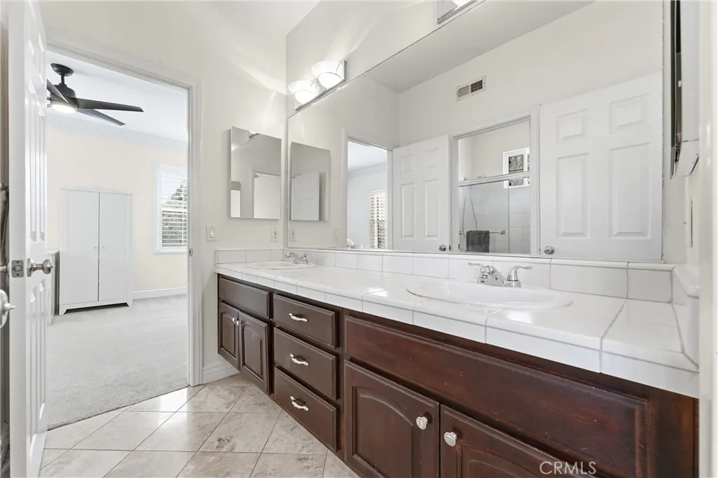 https://cdn.realtyfeed.com/cdn/127/306774384/077833ac7630458754c932d42c9c5774.webp