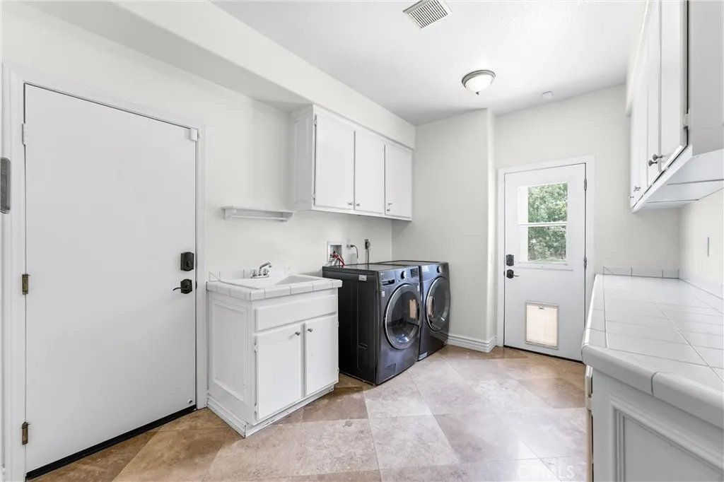 https://cdn.realtyfeed.com/cdn/127/306774384/bf74eefbfbb4911e762028e966643b46.webp