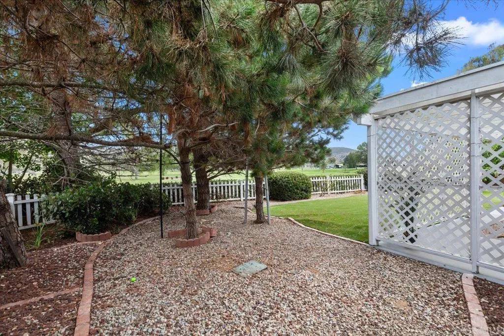 https://cdn.realtyfeed.com/cdn/127/306774395/ce73f91e2c23bb00aa5109671ee26544.webp