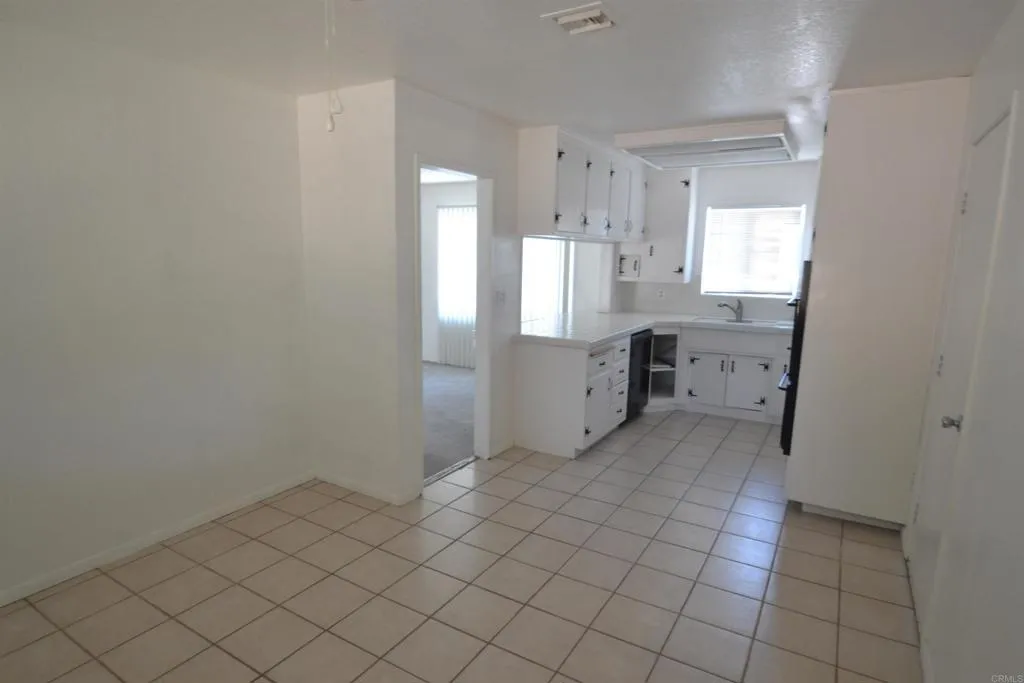 https://cdn.realtyfeed.com/cdn/127/306774398/67e0796c4d0f24740fbf0bf2bf167b35.webp