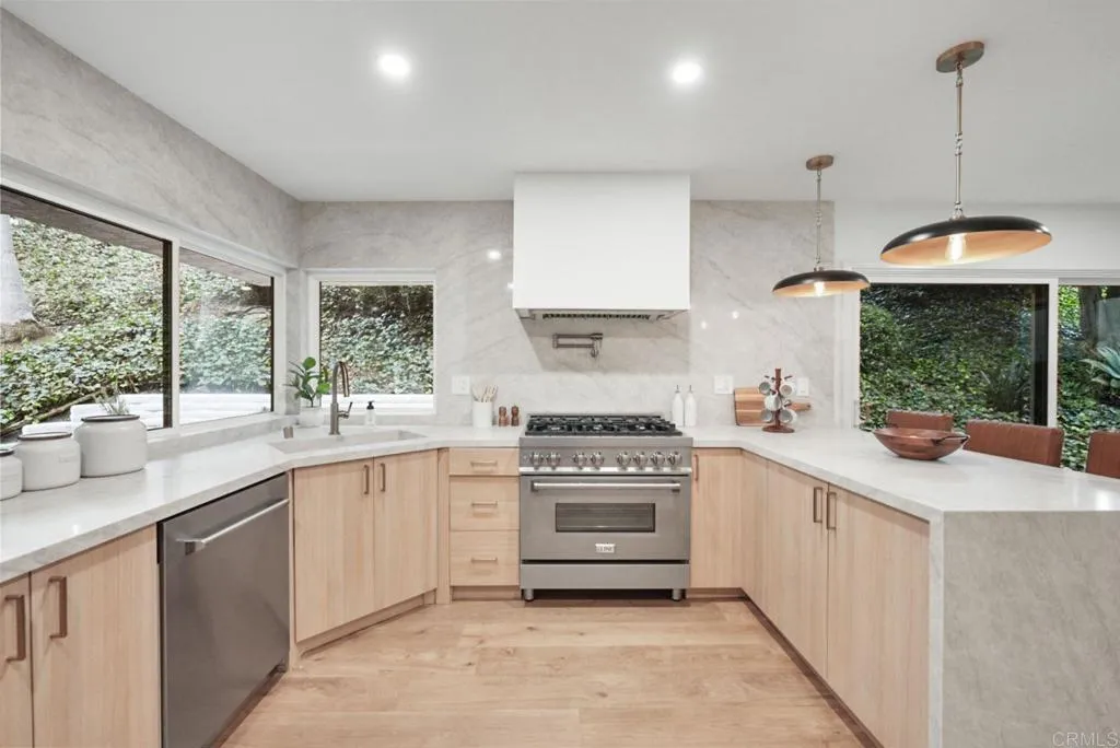 https://cdn.realtyfeed.com/cdn/127/306774399/c3f26b13b04a5fd87aa053a5d6c01262.webp