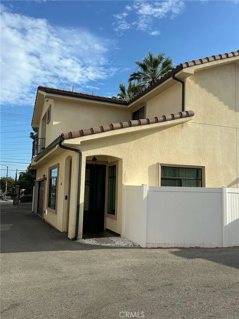 7611 Lilly Way, North Hollywood, CA 91605 - Main photo, North Hollywood, CA