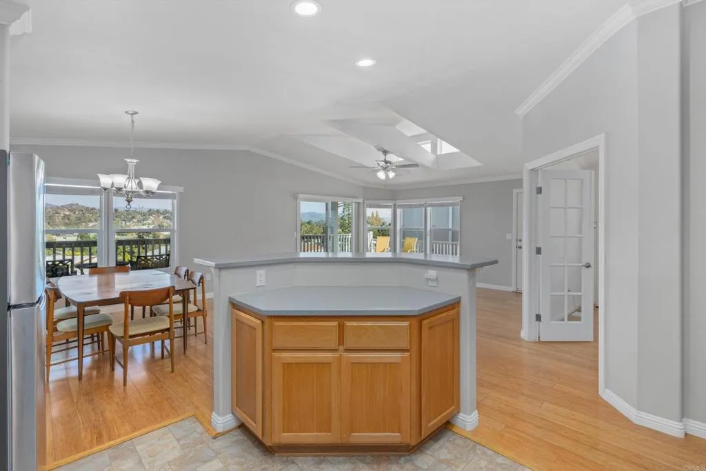 https://cdn.realtyfeed.com/cdn/127/306774406/16614d490d4b25ab80f54cf2bf9ff366.webp