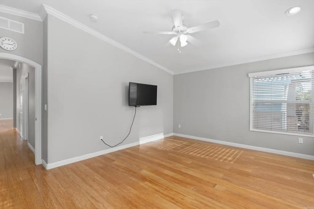 https://cdn.realtyfeed.com/cdn/127/306774406/3298e4bd6b7e4aa393f90b07077370a6.webp