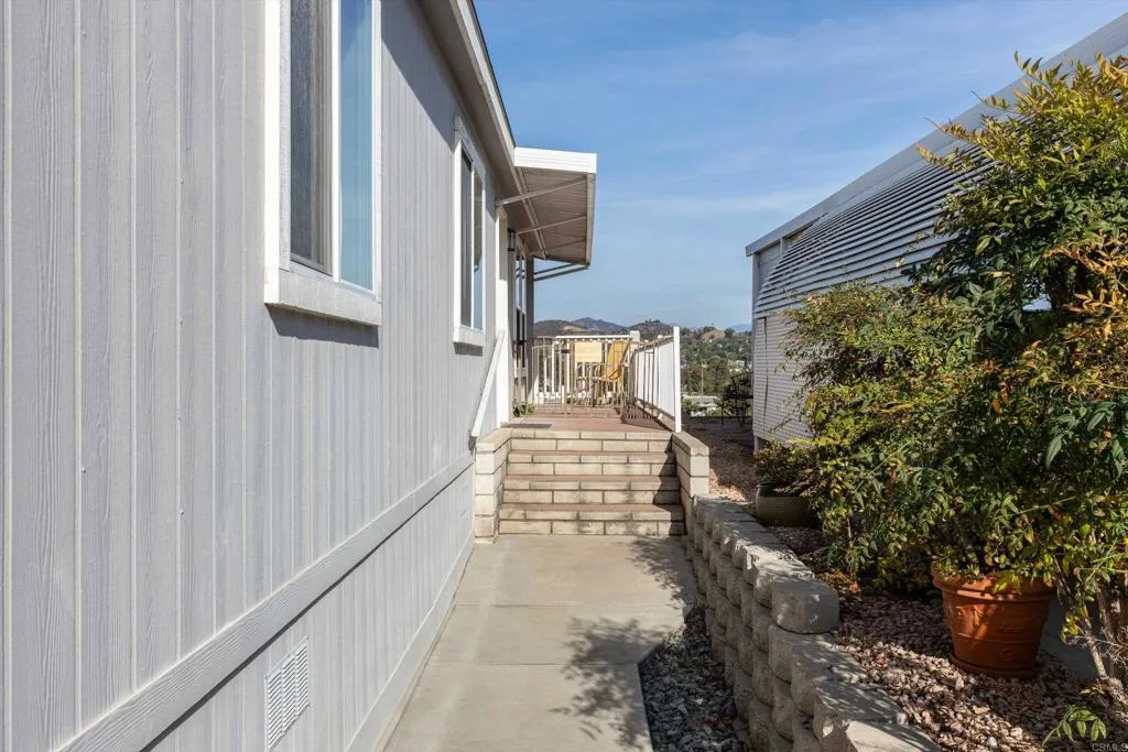 https://cdn.realtyfeed.com/cdn/127/306774406/950c384a8c63a0aa71f6021fd178f3ad.webp