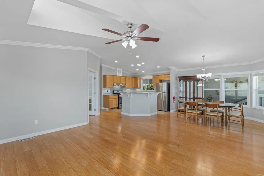 https://cdn.realtyfeed.com/cdn/127/306774406/e812a4f90486ea15dd26f61a469545d9.webp