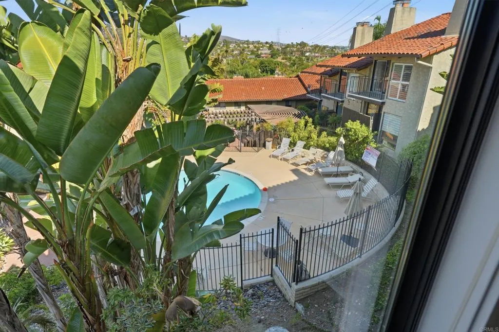 https://cdn.realtyfeed.com/cdn/127/306774412/89e6e8f17910e49d02547820232a57d1.webp