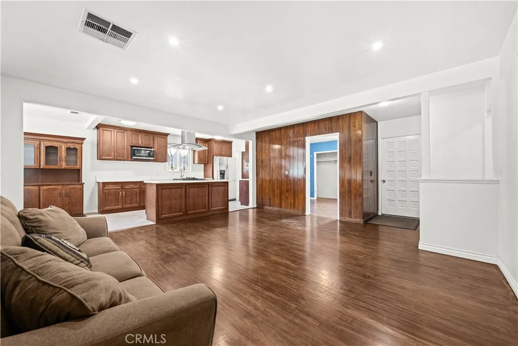 14515 Daubert, Mission Hills (San Fernando), CA 91345 - Photo 5 of 34, Mission Hills (san Fernando), CA