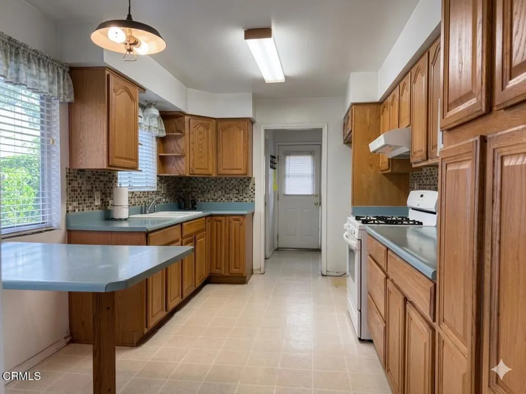 1115 S Saticoy Avenue, Ventura, CA 93004 - Photo 2 of 5, Ventura, CA
