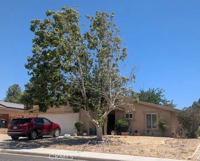 13887 Oakmont Drive, Victorville, CA 92395 - Main photo, Victorville, CA