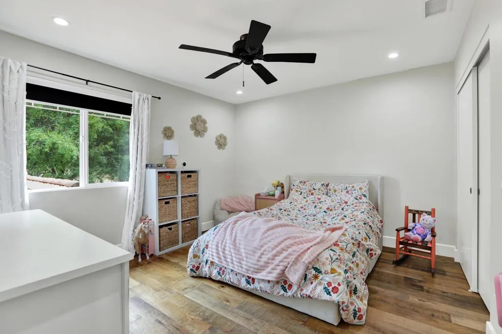 https://cdn.realtyfeed.com/cdn/127/306774477/0281bd452f74c8e5b11951a9db400f7b.webp