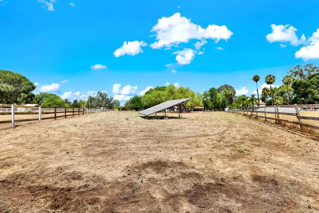 https://cdn.realtyfeed.com/cdn/127/306774477/0f22d03ec326e0a9b4bbcc8898138bc8.webp