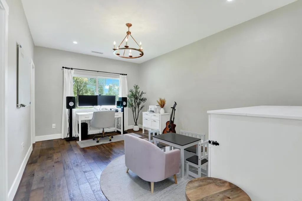 https://cdn.realtyfeed.com/cdn/127/306774477/13d0ca4d4d2b36f7fafc2bc69b9f596c.webp