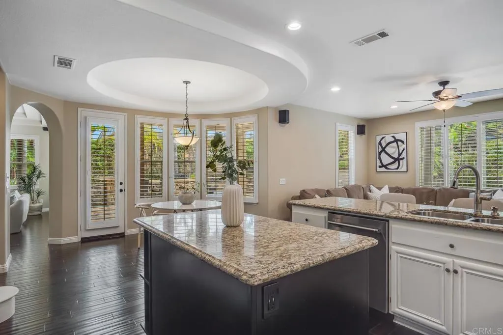 https://cdn.realtyfeed.com/cdn/127/306774491/ea5cd58cc6c4a59237610872ef4a3a41.webp