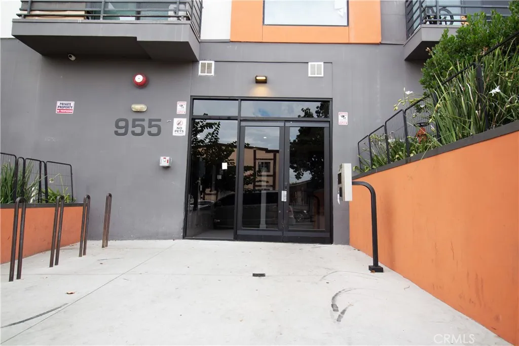 955 Fedora Unit 408, Los Angeles, CA 90006 - Main photo, Los Angeles, CA