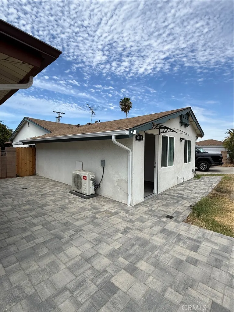 9013 Oneida, Los Angeles, CA 91352 - Photo 3 of 15, Los Angeles, CA