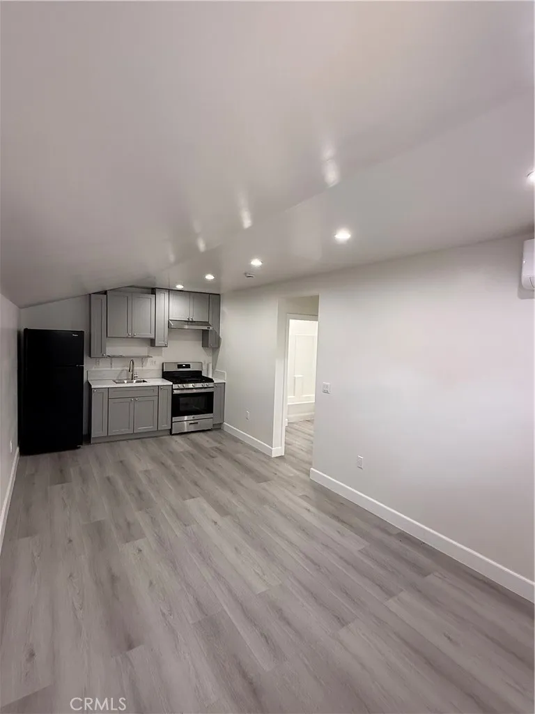 9013 Oneida, Los Angeles, CA 91352 - Photo 4 of 15, Los Angeles, CA