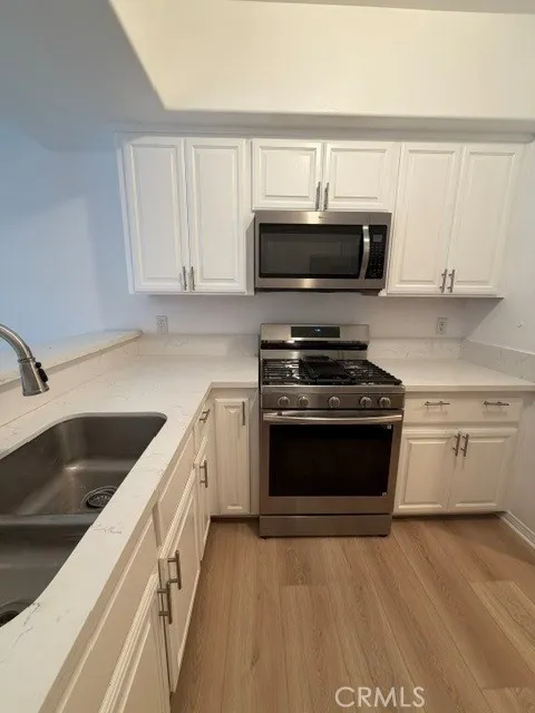 12011 Goshen Avenue, Brentwood, CA 90049 - Photo 4 of 30, Brentwood, CA
