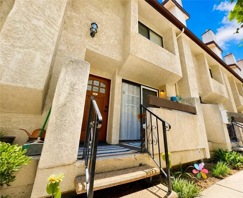 543 W Stocker Street Unit 5, Glendale, CA 91202 - Photo 2 of 26, Glendale, CA