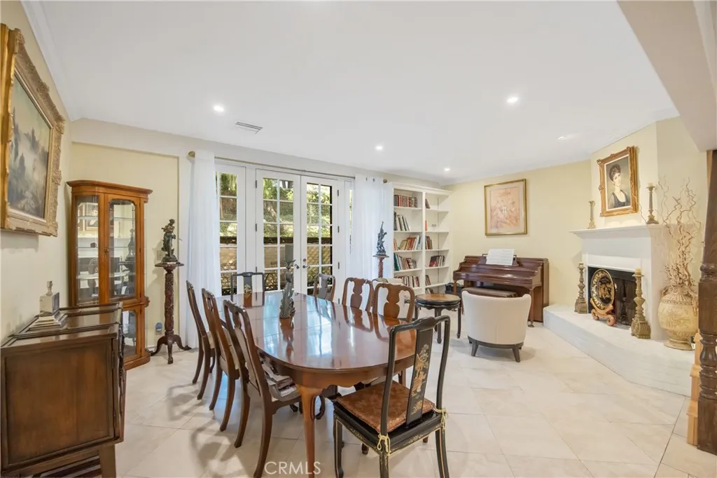 24440 Victory Unit 15, Woodland Hills, CA 91367 - Photo 3 of 30, Woodland Hills, CA
