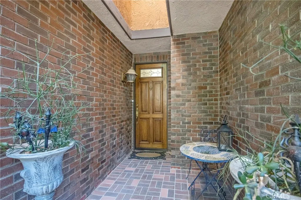 24440 Victory Unit 15, Woodland Hills, CA 91367 - Photo 2 of 30, Woodland Hills, CA