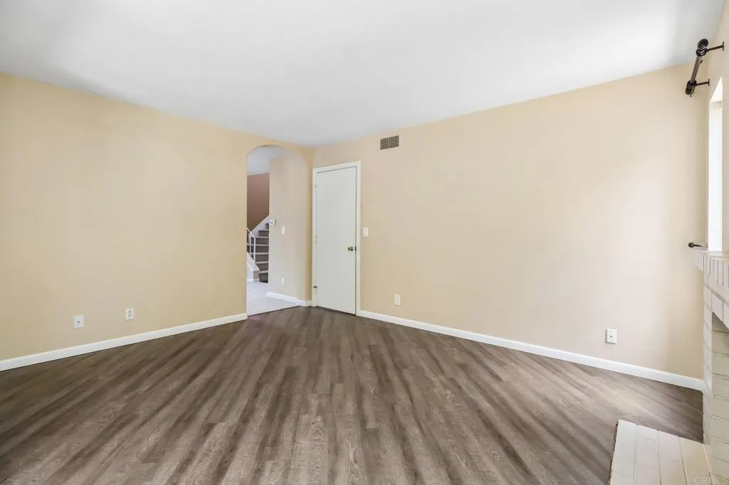 https://cdn.realtyfeed.com/cdn/127/306774559/9f9e65a3bd02913104589daff94fb196.webp