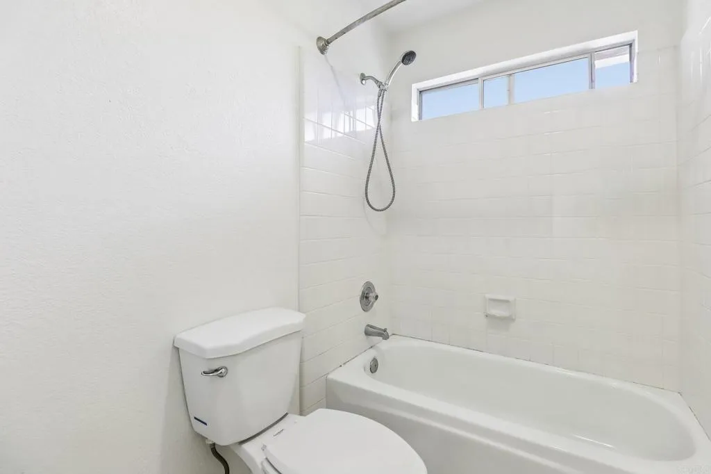 https://cdn.realtyfeed.com/cdn/127/306774559/cee213173594ce1a1b08cf6834fcafd4.webp