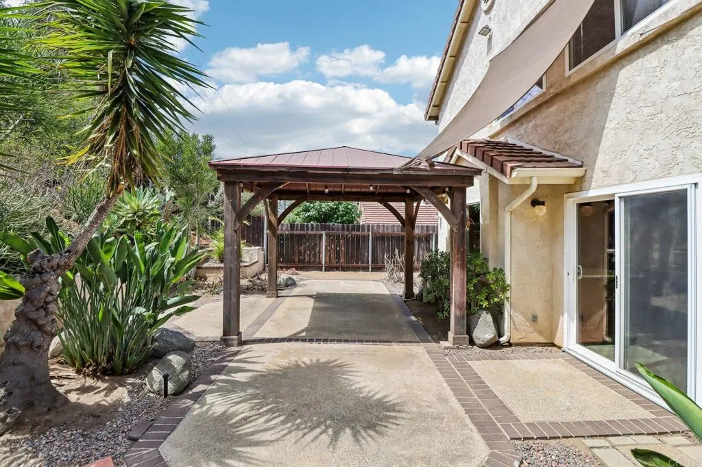 https://cdn.realtyfeed.com/cdn/127/306774559/ef2c75866264a9dafefb3006c950ead4.webp