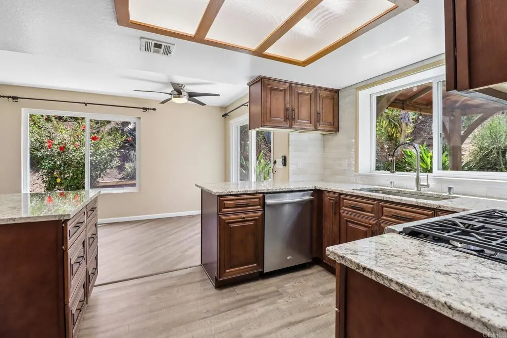 https://cdn.realtyfeed.com/cdn/127/306774559/f21f146fe93d6b340d723615d8b757b6.webp
