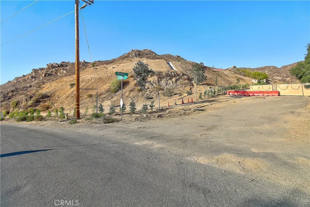 20653 Mustang, Lake Mathews, CA 92570 - Photo 3 of 18, Lake Mathews, CA