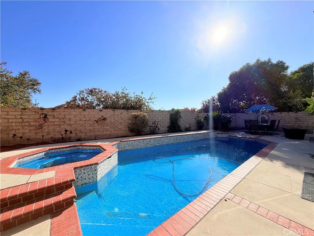 Saugus, CA 91390