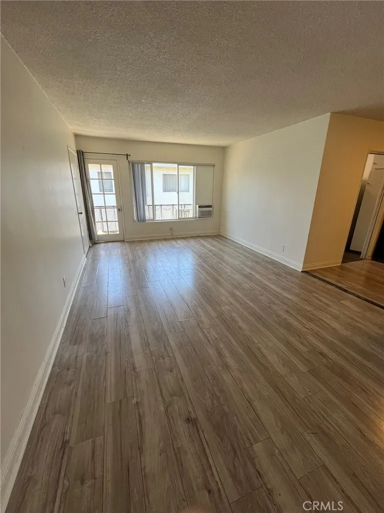 14612 Wyandotte Unit 9, Van Nuys, CA 91405 - Main photo, Van Nuys, CA