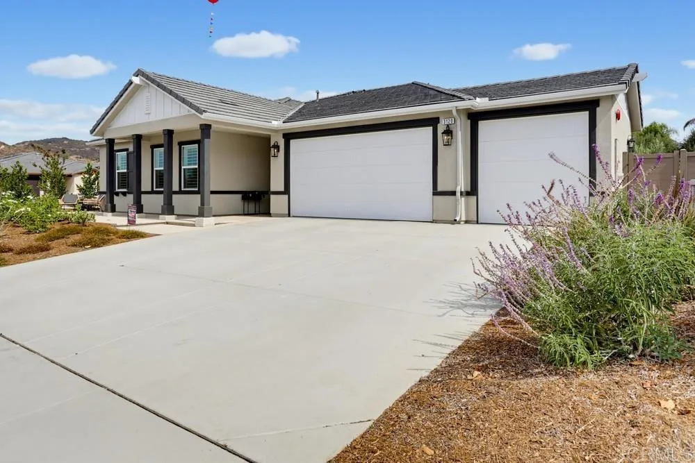 https://cdn.realtyfeed.com/cdn/127/306774594/df686465fe5f88d69b31265aacfc9d66.webp