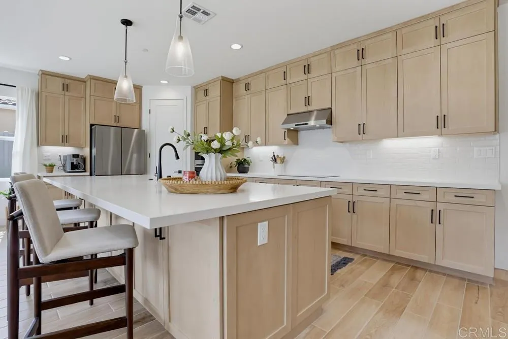 https://cdn.realtyfeed.com/cdn/127/306774594/eb56831bf41d24ffe5517a4f2b3147a9.webp