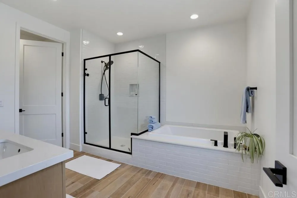 https://cdn.realtyfeed.com/cdn/127/306774594/f70f5be9011442edc1a6c8a300cf1159.webp