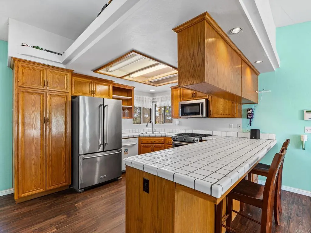https://cdn.realtyfeed.com/cdn/127/306774613/0facbe2014466fb7ad498b1ee531081c.webp