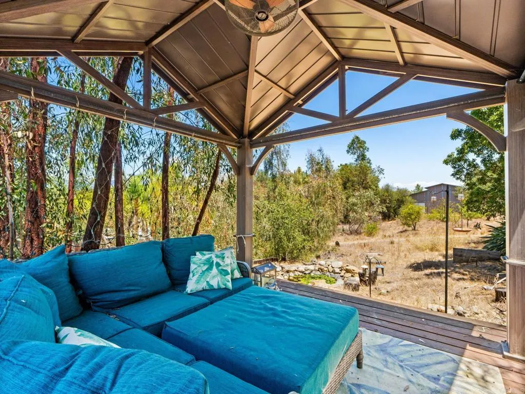 https://cdn.realtyfeed.com/cdn/127/306774613/3c380d5640da5bd34718ddb83310dac0.webp