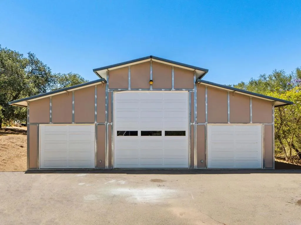 https://cdn.realtyfeed.com/cdn/127/306774613/59573c693eba14d213e57b3a896bdcb5.webp