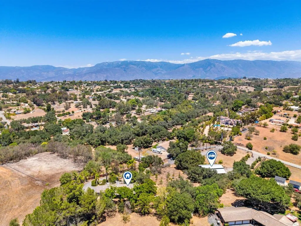 https://cdn.realtyfeed.com/cdn/127/306774613/a4c70d67eda54bef28c3603b0d046de1.webp
